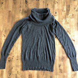 Women’s Small Turtleneck Top
